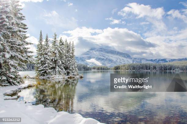 banff national park in winter - 壮大な景観 ストックフォトと画像