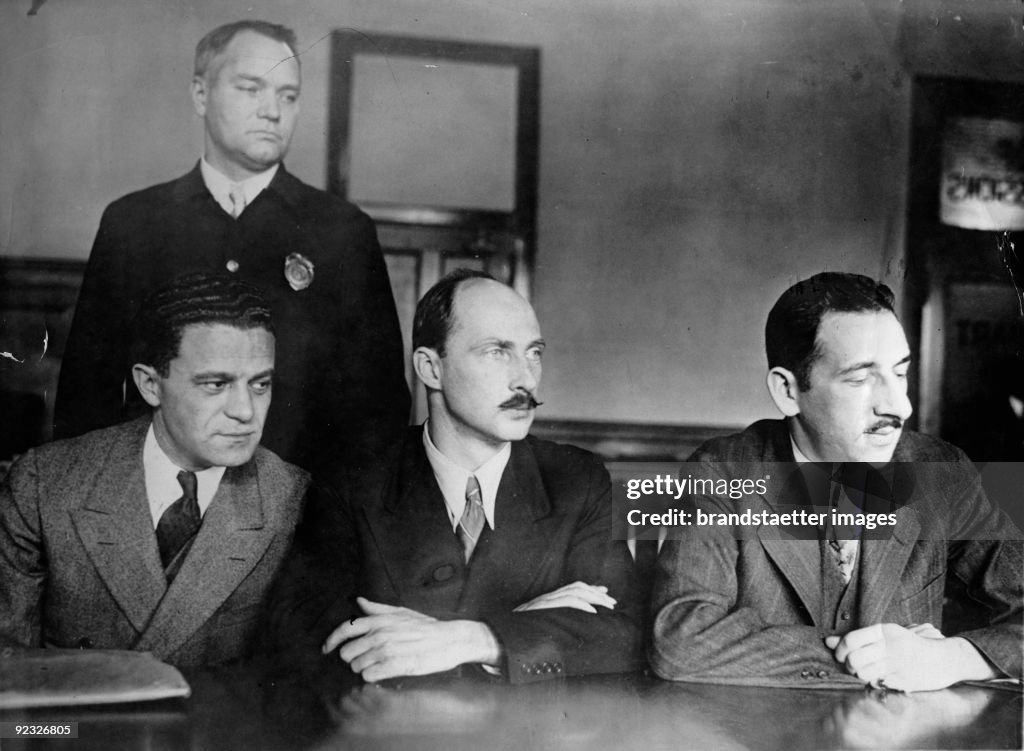 Archduke Leopold Salvator with two of his lawyers at the so calld necklace process in New York. Photograph. 1930.