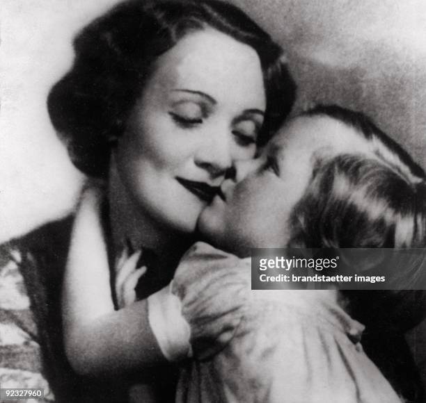 Marlene Dietrich with her daughter Maria. Photograph around 1928