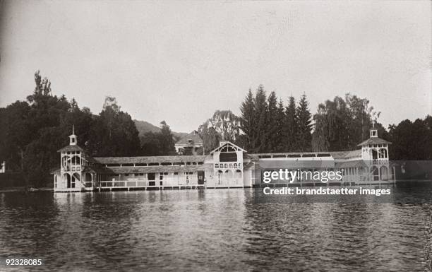 The Etablissement Werzer: The Werzer Bath, built in 1895 by Josef Viktor Fuchs.Photograph. Poertschach am Woerthersee . Carinthia. Photograph. Around...