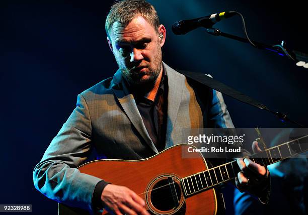 David Gray performs at Madison Square Garden on October 24, 2009 in New York City.