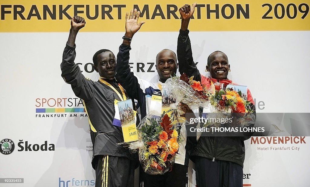 Kenya's Gilbert Kirwa (C), Kiprono Cheru