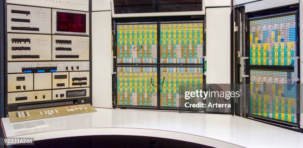 Analog Computer Updates 910 Analog Computer Stock Photos, High-Res Pictures, and Images - Getty ...