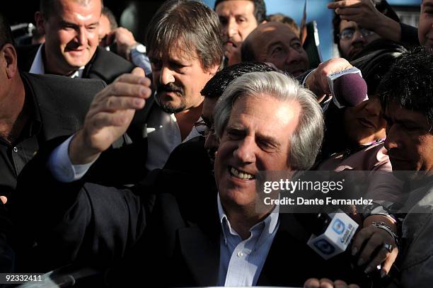 Uruguay's current President Tabare Vazquez waves to public during a Presidential general elections on October 25, 2009 in Montevideo, Uruguay.