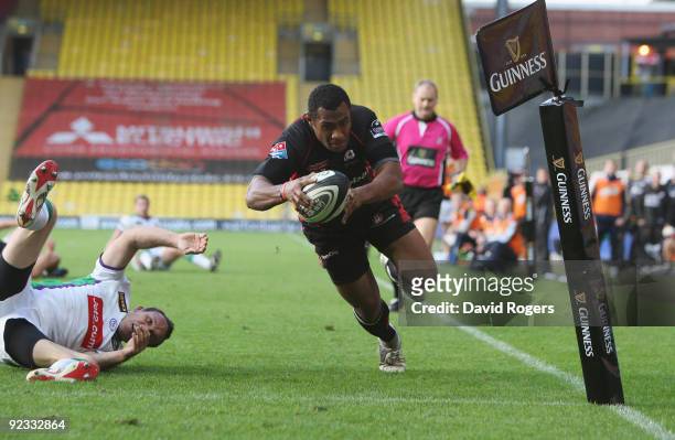 Kameli Ratuvou of Saracens dives over to score the first try during the Guinness Premiership match between Saracens and Leeds Carnegie at Vicarage...