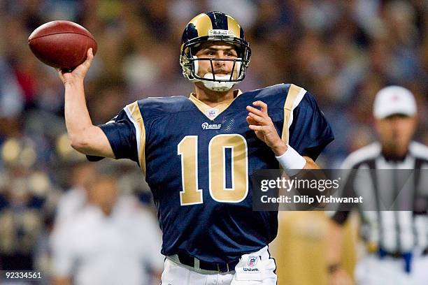 Marc Bulger of the St. Louis Rams passes against the Indianapolis Colts at the Edward Jones Dome on October 25, 2009 in St. Louis, Missouri.