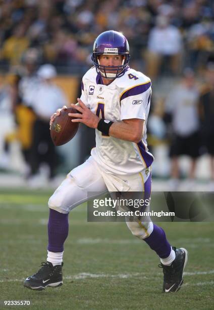 Brett Favre of the Minnesota Vikings rolls out to pass against the Pittsburgh Steelers at Heinz Field on October 25, 2009 in Pittsburgh, Pennsylvania.