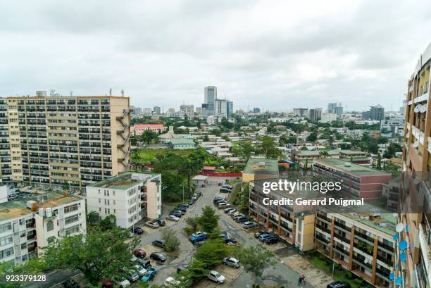 view from the 1004 apartment flats in lagos (nigeria) - lagos photos et images de collection