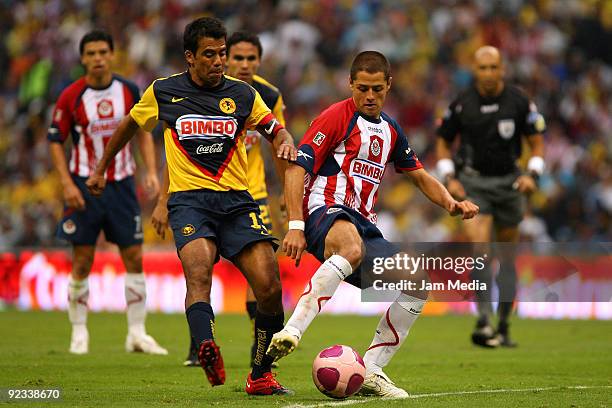 Pavel Pardo of America and Javier Hernandez of Chivas during their match in the 2009 Opening tournament, the closing stage of the Mexican Football...