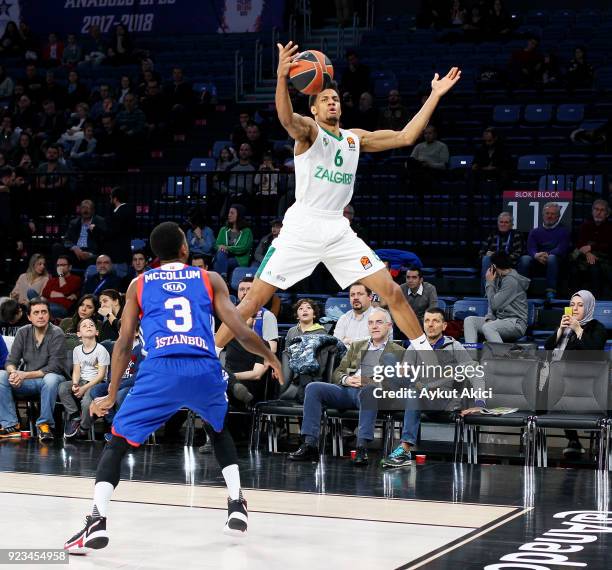 Axel Toupane, #6 of Zalgiris Kaunas competes with Errick McCollum, #3 of Anadolu Efes Istanbul during the 2017/2018 Turkish Airlines EuroLeague...