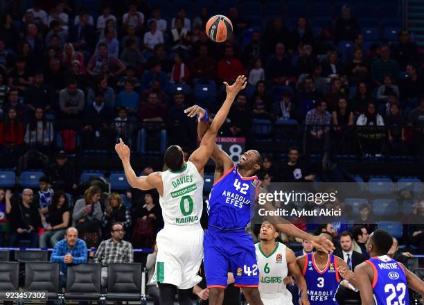 Bryant Dunston, #42 of Anadolu Efes Istanbul competes with Brandon Davies, #0 of Zalgiris Kaunas during the 2017/2018 Turkish Airlines EuroLeague...