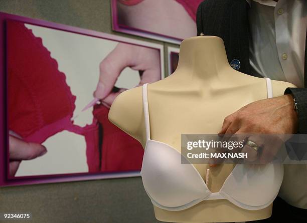 90 Bra Clips Stock Photos, High-Res Pictures, and Images - Getty Images
