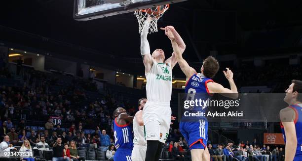 Aaron White, #30 of Zalgiris Kaunas competes with Birkan Batuk, #8 of Anadolu Efes Istanbul during the 2017/2018 Turkish Airlines EuroLeague Regular...