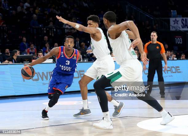 Errick McCollum of Anadolu Efes in action against Axel Toupane of Zalgiris Kaunas during the Turkish Airlines Euroleague basketball match between...