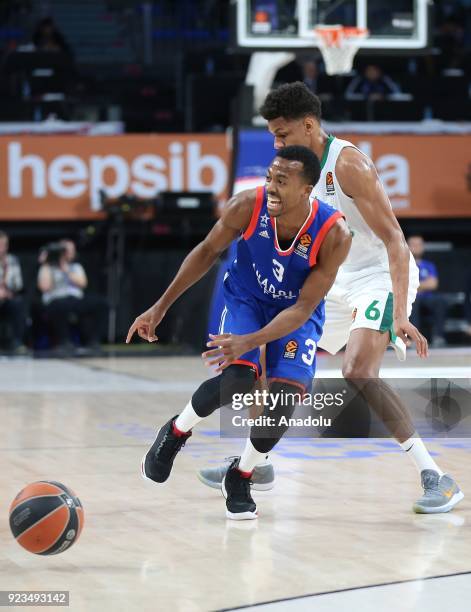 Errick McCollum of Anadolu Efes in action against Axel Toupane of Zalgiris Kaunas during the Turkish Airlines Euroleague basketball match between...