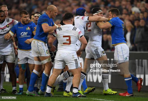 Geoffrey Doumayrou of France and Tommaso Benvenuti of Italy exchange words during the NatWest Six Nations match between France and Italy at Stade...