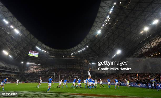 General view as France win the lineout during the NatWest Six Nations match between France and Italy at Stade Velodrome on February 23, 2018 in...