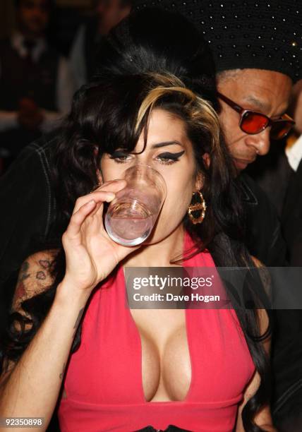 Amy Winehouse attends the 2009 Q Awards held at the Grosvenor House Hotel on October 26, 2009 in London, England.