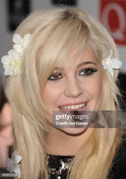 Pixie Lott arrives at the Q Music Awards 2009 at the Grosvenor House Hotel on October 26, 2009 in London, England.