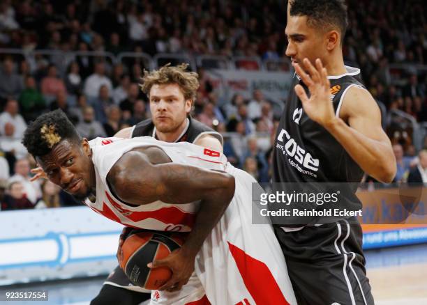 Dylan Ennis, #31 of Crvena Zvezda mts Belgrade competes with Maodo Lo, #12 of Brose Bamberg in action during the 2017/2018 Turkish Airlines...