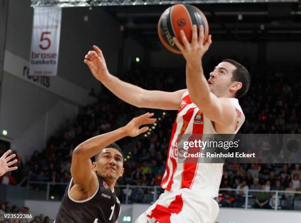 Taylor Rochestie, #22 of Crvena Zvezda mts Belgrade competes with Maodo Lo, #12 of Brose Bamberg in action during the 2017/2018 Turkish Airlines...