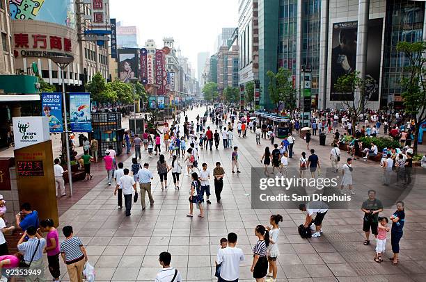 shanghai shopping district - shanghai people stock pictures, royalty-free photos & images