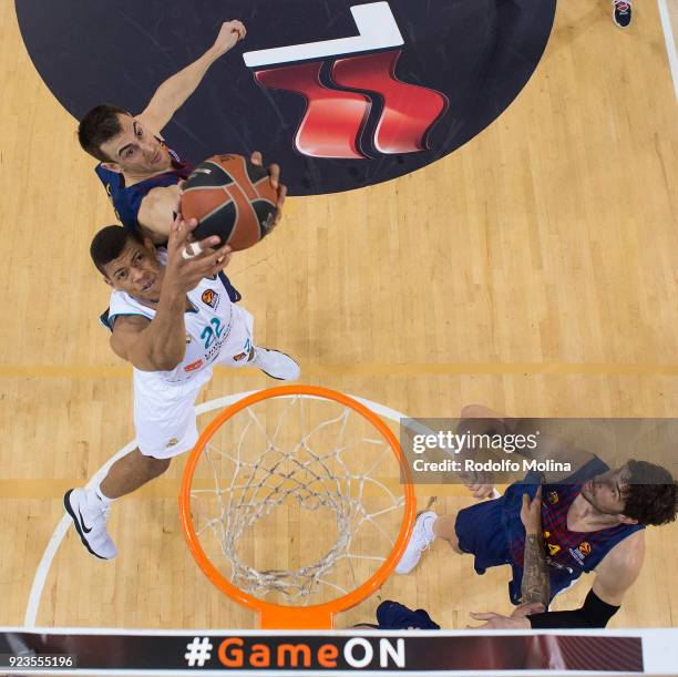 Walter Tavares, #22 of Real Madrid in action during the 2017/2018 Turkish Airlines EuroLeague Regular Season game between FC Barcelona Lassa and Real...