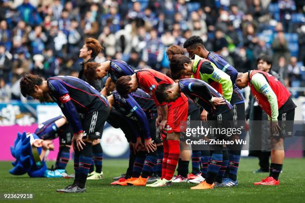 Players of Gamba Osaka thank to the crowd after the J.League J1 match between Gamba Osaka and Nagoya Grampus at Suita City Football Stadium on...