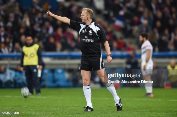 Referee Wayne Barnes during the NatWest Six Nations match between France and Italy at Stade Velodrome on February 23, 2018 in Marseille, France.