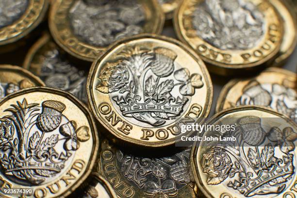 uk money close-up. - uk economy stockfoto's en -beelden