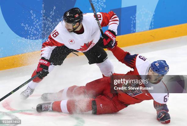Pyeongchang- FEBRUARY 24 - Canada defenseman Marc-Andre Gragnani and Czech Republic forward Lukas Radil collide as Canada plays Czech Republic in the...