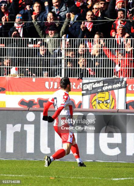 Steven Skrzybski of 1 FC Union Berlin celebrates after scoring the 1:0 during the second Bundesliga match between Union Berlin and SV Sandhausen at...