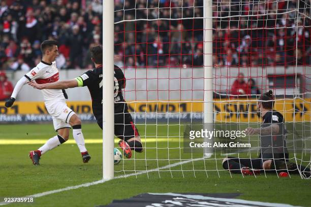 Erik Thommy of Stuttgart scores a goal to make it 1:0 during the Bundesliga match between VfB Stuttgart and Eintracht Frankfurt at Mercedes-Benz...