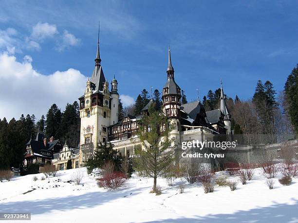 castle from sinaia, romania - peles castle stockfoto's en -beelden