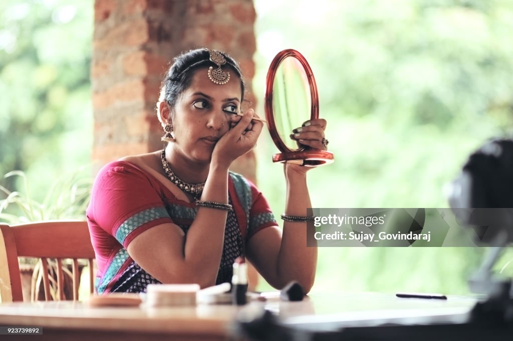 DIY Tutorial Applying Make-up