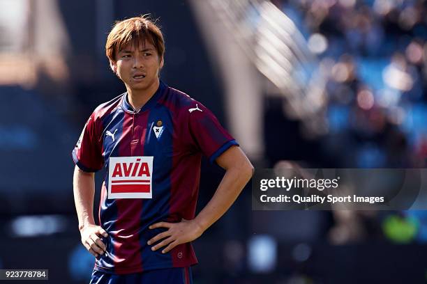 Takashi Inui of SD Eibar looks on during the La Liga match between Celta de Vigo and Eibar at Balaidos Stadium on February 24, 2018 in Vigo, Spain.