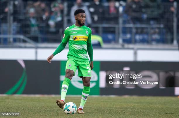 Mandela Egbo of Borussia Moenchengladbach controls the ball during the Bundesliga match between Hannover 96 and Borussia Moenchengladbach at...