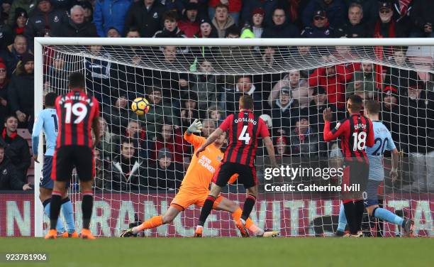 Dan Gosling of AFC Bournemouth scores his sides second goal during the Premier League match between AFC Bournemouth and Newcastle United at Vitality...