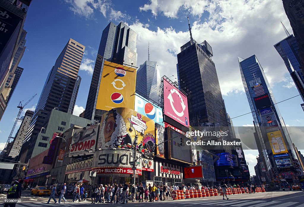 Ltimer Square Times Square High-Res Stock Photo - Getty Images