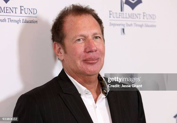 Comedian Garry Shandling arrives at the Annual Stars 2009 Benefit Gala at the Beverly Hills Hotel on October 26, 2009 in Beverly Hills, California.