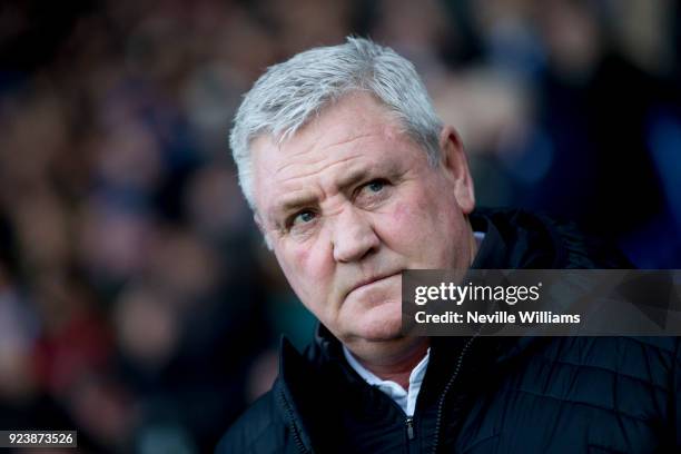 Steve Bruce manager of Aston Villa during the Sky Bet Championship match between Sheffield Wednesday and Aston Villa at Hillsborough on February 24,...