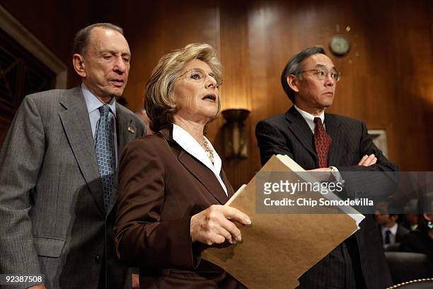Senate Environment and Public Works Committee Chairwoman Barbara Boxer , Sen. Arlen Specter and Energy Secretary Steven Chu prepare for a committee...