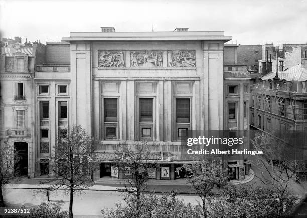 Facade of the théâtre des Champs-Elysées, 15 avenue Montaigne , by the Perret brothers, Auguste, Gustave and Claude.