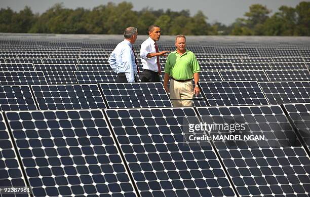 President Barack Obama tours the DeSoto Next Generation Solar Energy Center with Lewis Hay , chairman and CEO of Florida Power and Light, and DeSoto...