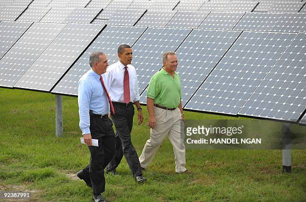 President Barack Obama tours the DeSoto Next Generation Solar Energy Center with Lewis Hay , chairman and CEO of Florida Power and Light, and DeSoto...