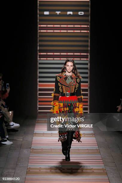 Vittoria Ceretti walks the runway at the Etro Ready to Wear Fall/Winter 2018-2019 fashion show during Milan Fashion Week Fall/Winter 2018/19 on...