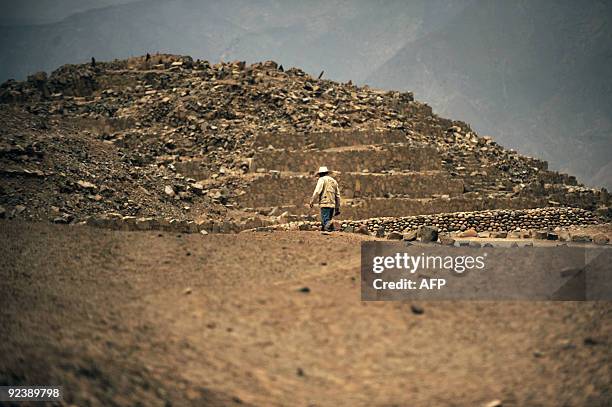 Pyramide Peru 418 Peru Pyramid Stock Photos, High-Res Pictures, and Images - Getty Images