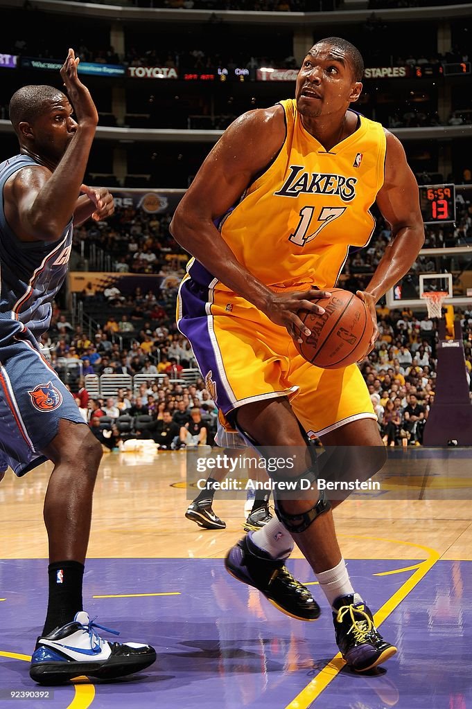 Charlotte Bobcats v Los Angeles Lakers