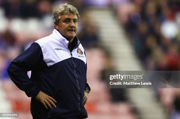 Steve Bruce, manager of Sunderland looks on during the Carling Cup 4th Round match between Sunderland and Aston Villa at the Stadium of Light on...