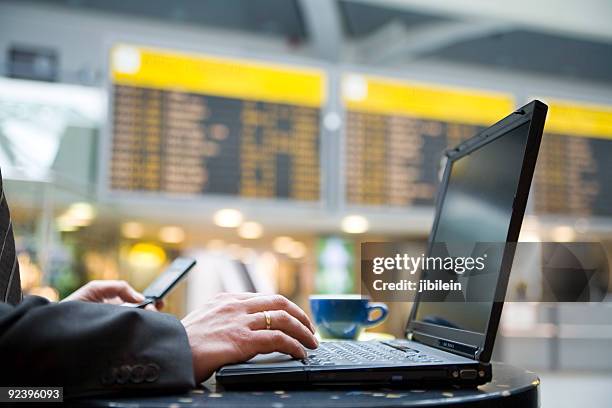 airport-business-coffee - scorebord stock pictures, royalty-free photos & images